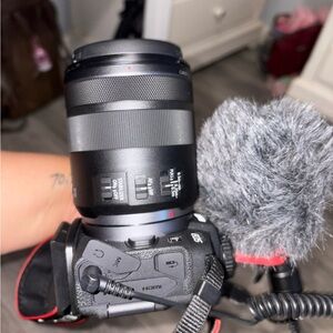 Canon Black Digital Camera with High-Quality Microphone